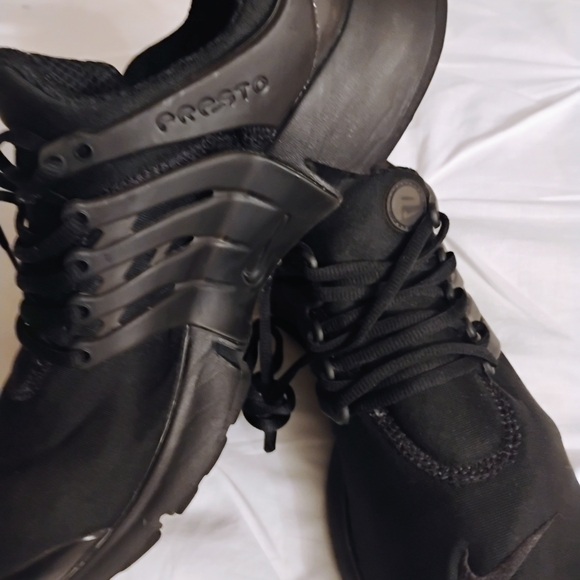 Nike Men's Black Sneakers - Picture 4 of 6